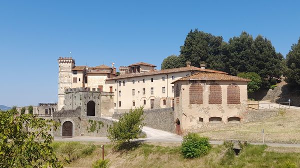 Il castello dei Bonsi Il castello dei Bonsi
