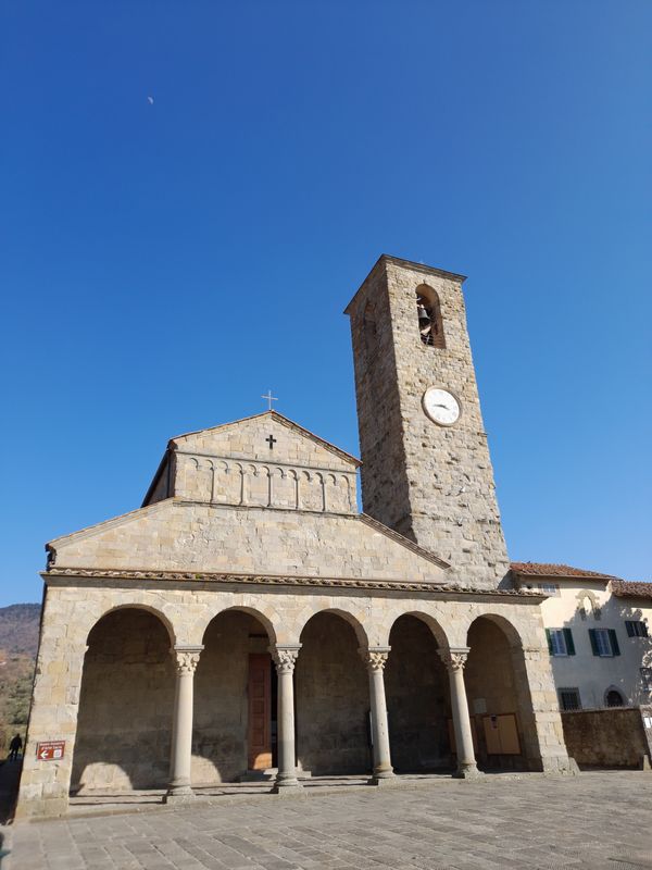 La chiesa di Cascia La chiesa di Cascia