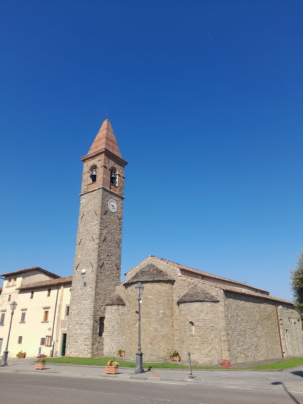 La chiesa di Pian di Sco' La chiesa di Pian di Sco'